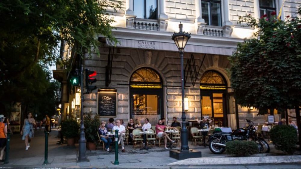 Budapest: Evening Food & Wine Walk