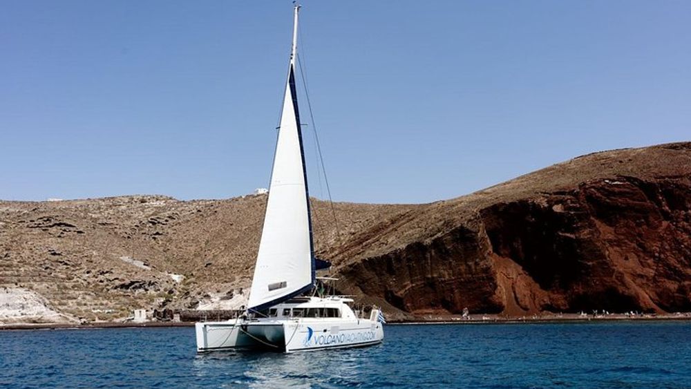 Luxury Caldera Cruise with a rich BBQ meal and drinks!