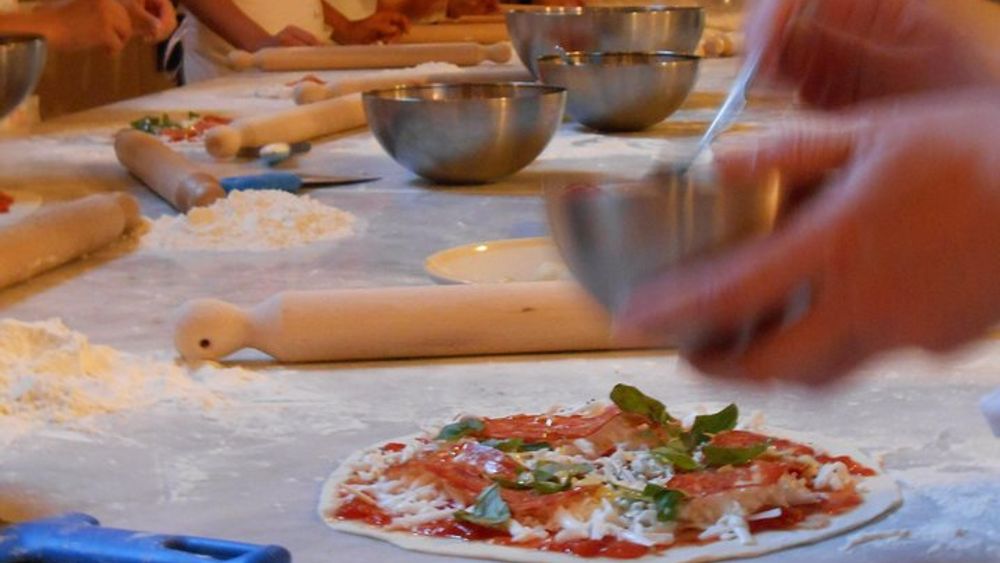 Gelato and Pizza making class in Milan