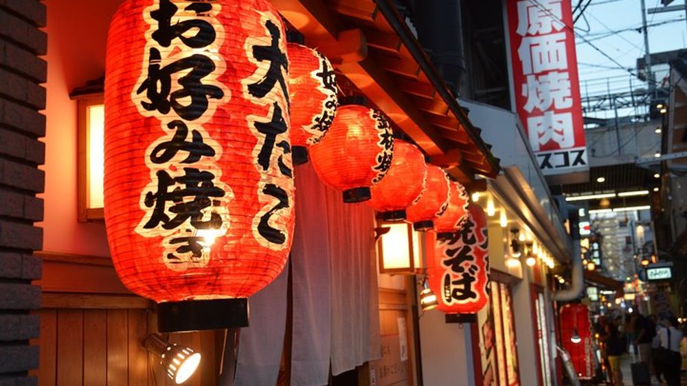 Evening Tokyo Walking Food Tour of Shimbashi