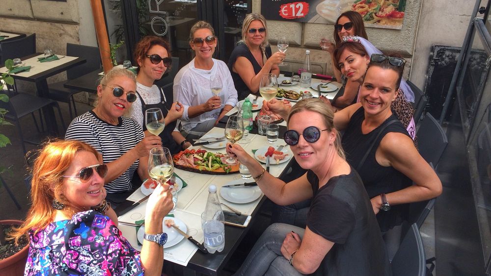 Rome: Bachelorette Party Wine and Food Tour