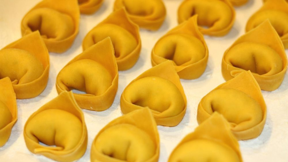Bologna: Tortellini Class in a Locals Home with Lunch or Dinner