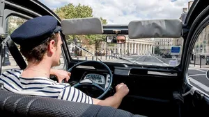 Private Bordeaux Tour in a Citroën 2CV with Wine tasting at a château - 3h Cover Image