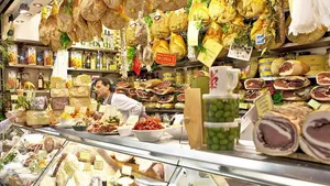 Florence: San Lorenzo Farmers Market Food Tour with Wine Tasting in 4 hours Cover Image