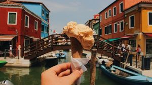 Private Tour in Venice of the local food culture with a local Cover Image
