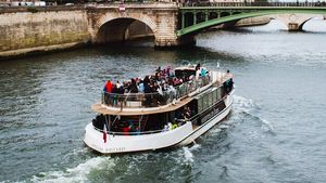 Paris: 6-Hour Private Eiffel Tower and Seine River Dinner Cruise Cover Image