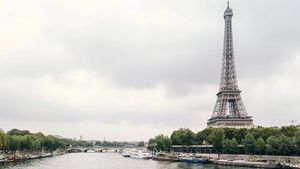6 Hours Paris City Tour with Seine River Dinner Cruise and Hotel Pickup Cover Image