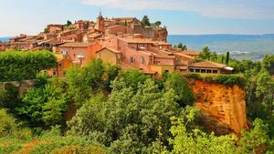 Aix-en-Provence: Wine and Luberon Villages Cover Image