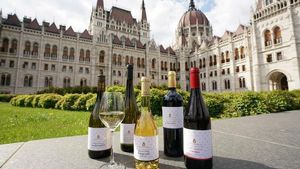 Private Budapest sightseeing tour including Etyek Wine tour with lunch Cover Image