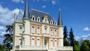 From Bordeaux: Medoc Wine Tour Full Day Trip Cover Image