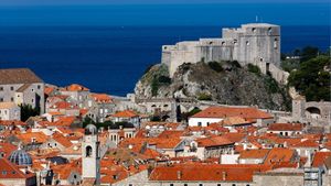 From Dubrovnik: Dubrovnik Food and Wine Tasting Team Building Experience Cover Image