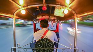 Private The Best Eats Midnight Food Tour by Tuk Tuk Cover Image