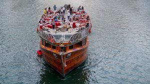 Dubai: Marina Dhow Cruise Dinner with Live Entertainment Cover Image