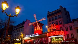 Paris: Private VIP Dinner and Show at the Moulin Rouge Cover Image