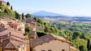Small-Group Montepulciano and Pienza Day Trip from Siena Cover Image