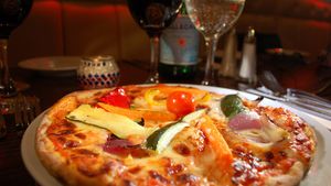 Taormina: Pizza Cooking Class & Connolo Tasting Cover Image