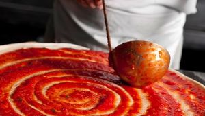 Taormina: Traditional Sicilian Pizza Masterclass Cover Image