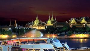 Bangkok: Chao Phraya Princess Dinner Cruise Cover Image