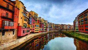Girona and Costa Brava with Lunch: VIP Small Group Tour Cover Image