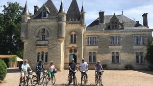 From Bordeaux: Wine & Electric Bike Tour in Saint-Emilion (with Lunch Included) Cover Image